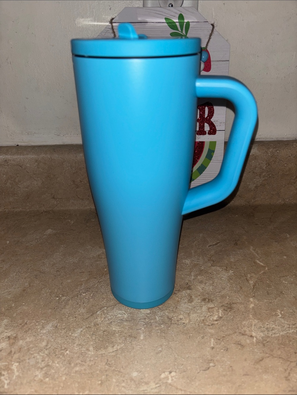 Ice Shaker Legend in Carribean blue 40oz EUC